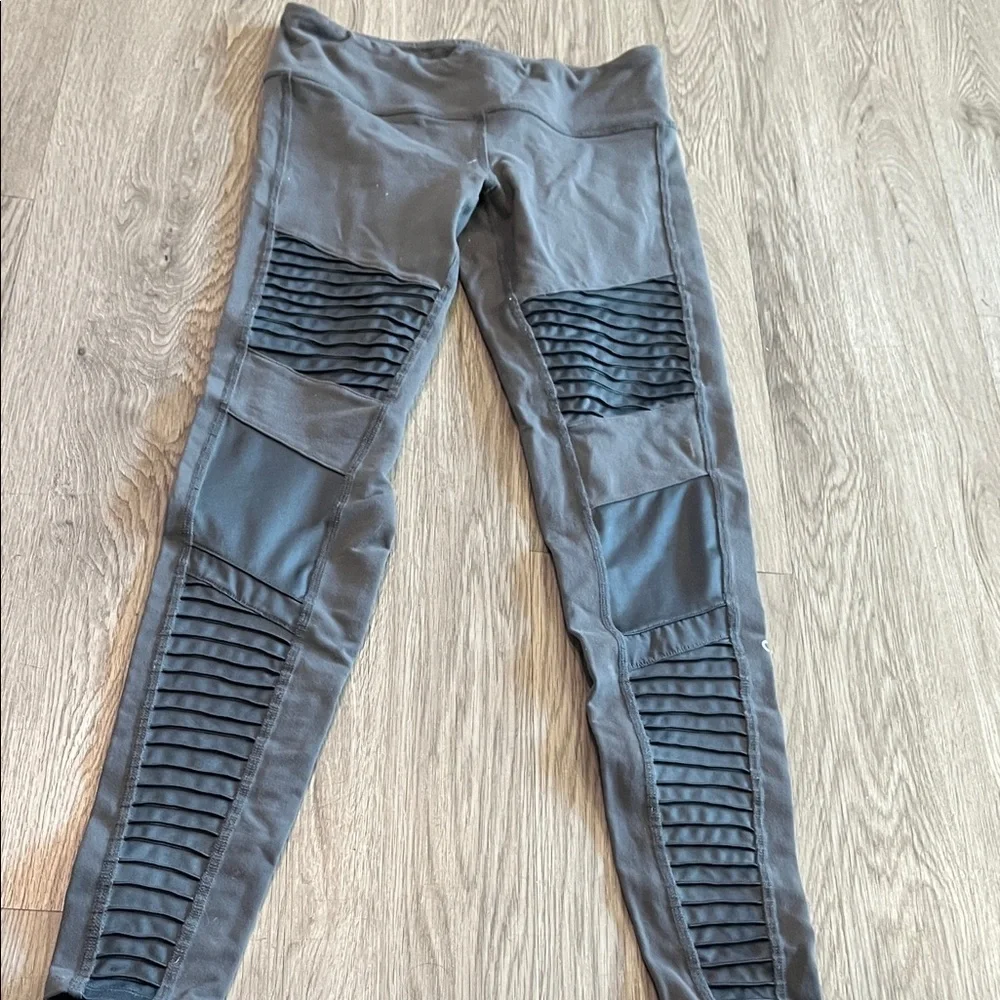 ALO Yoga Gray Ribbed Leggings no tag!